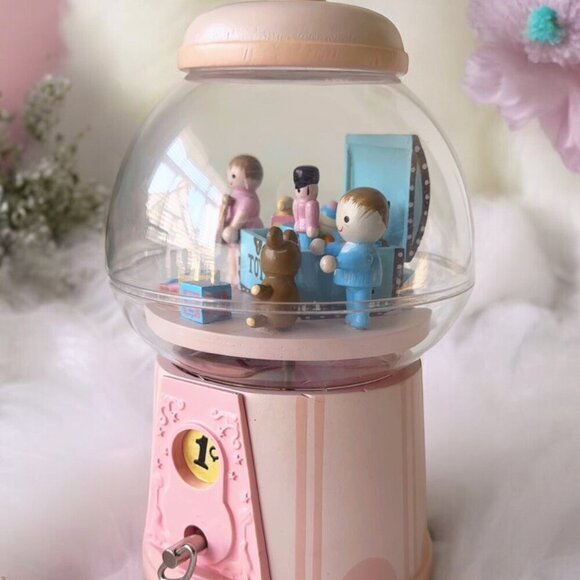 Vintage 1980’s Enesco Pink Gumball Music Box Works video - Picture 1 of 7